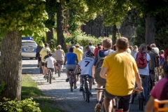 Durch Klein Ziethen auf der malerischen Pflasterstraße Richtung Dorfausgang <br/><p style="font-size:10px">© Arno Declair</p>